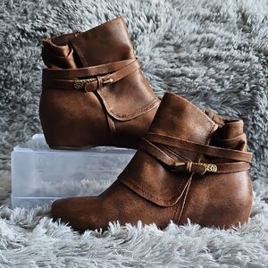Yuu Brown Ankle Booties with Buckle Detail